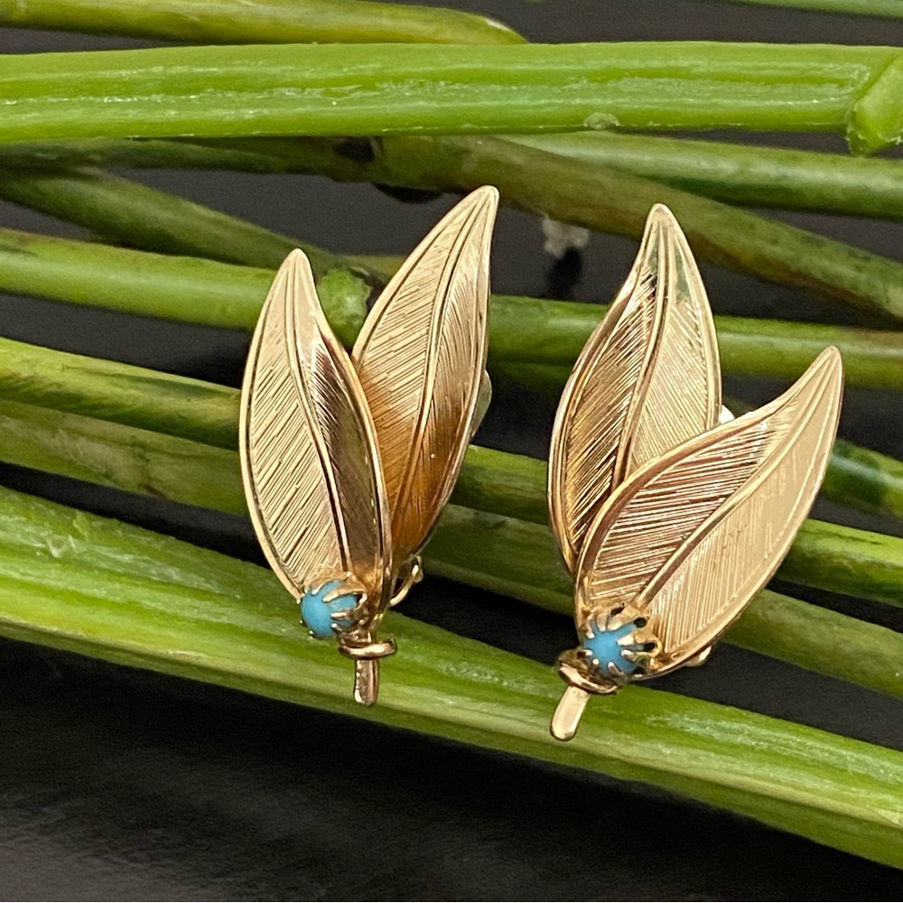 Vintage BERGERE Gold Leaf Turquoise Clip On Earrings